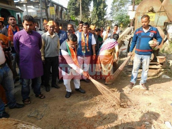 BJP's Swachh Bharat Abhiyan at Ramanagar BJP's Swachh Bharat Abhiyan at Ramanagar